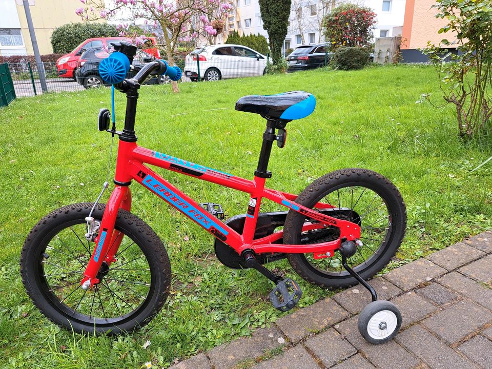 Kinder Fahrrad mit abnehmbare Stüzräder 16 Zoll in Rot in Troisdorf