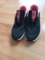 Mädchen Nike-Schuhe Gr 35 Nordrhein-Westfalen - Lippstadt Vorschau