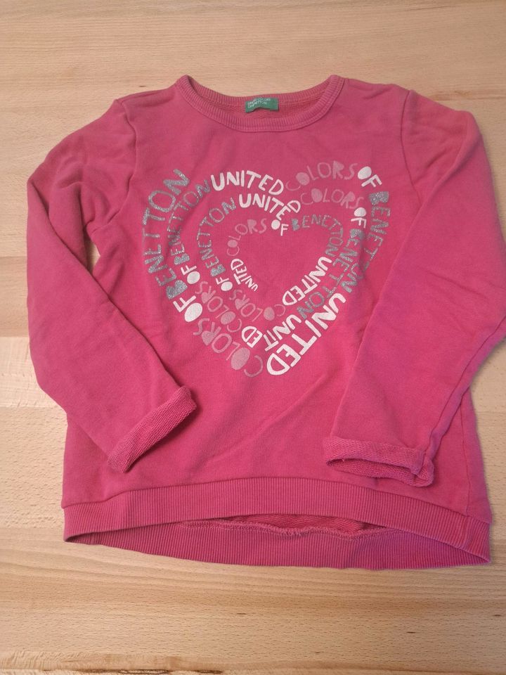 Benetton Pulli Pullover Gr. 120 Mädchen in Neubiberg