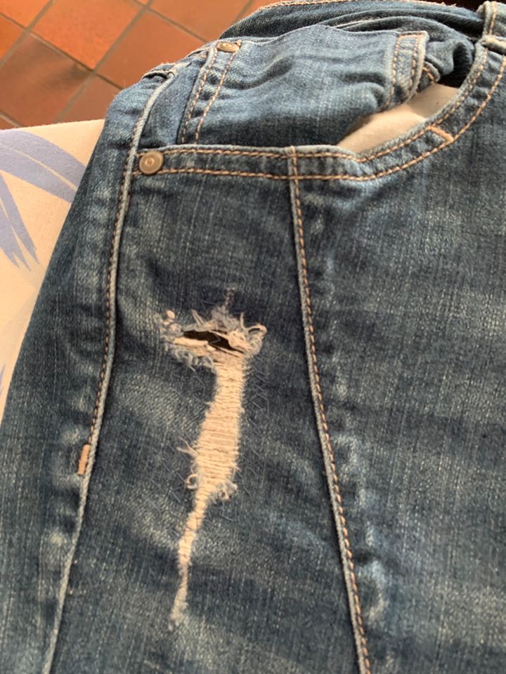 Jeans Gr: 46 in Elsdorf