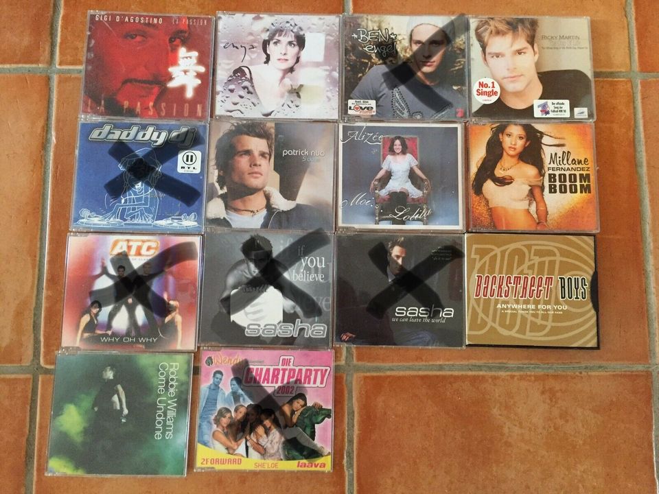 Diverse CDs von Robbie Williams, Backstreet Boys, Britney Spears in Bargteheide