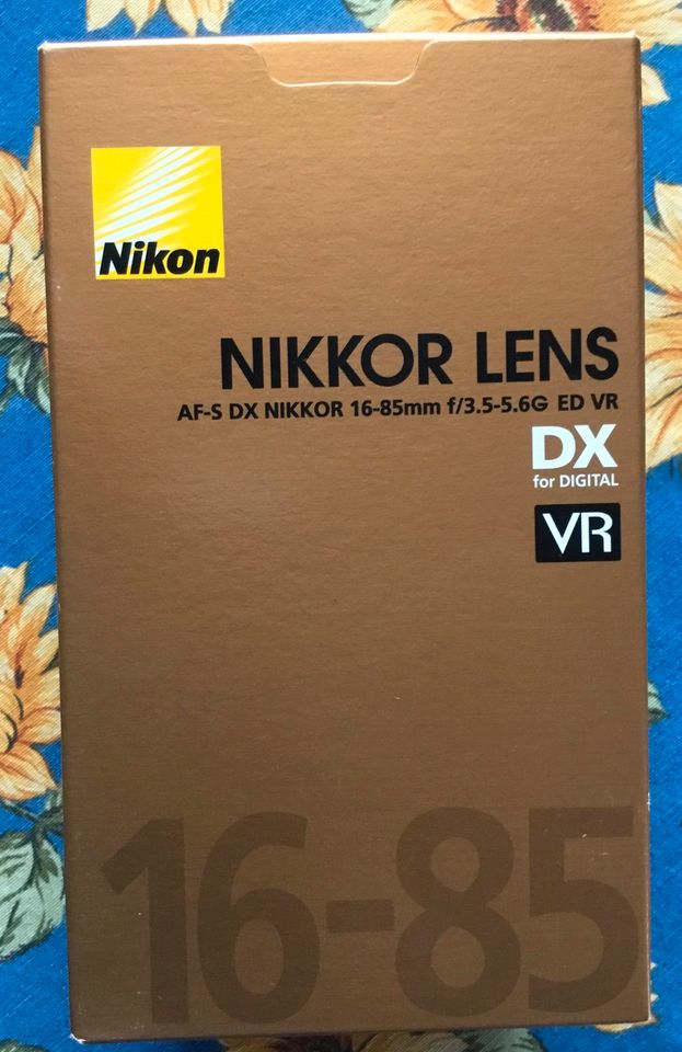 Nikon D300 Spiegelreflexkamera mit Nikkor 16-85mm Objektiv +++ in Wassertrüdingen