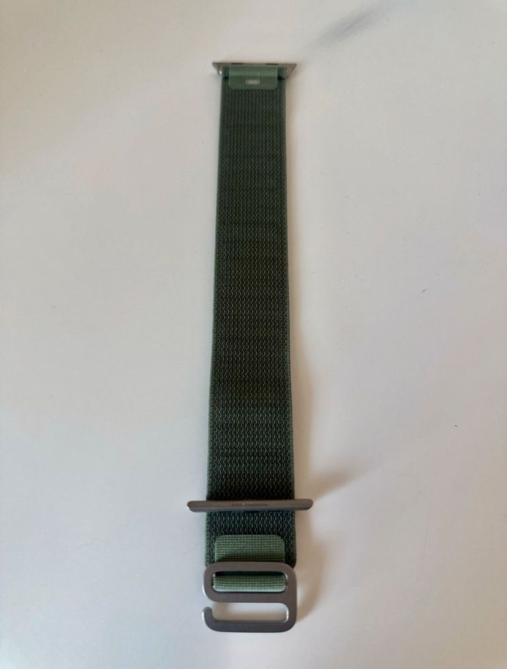 Apple Watch 44/45/49 Ultra Green Alpine Loop Armband Größe S in Aalen