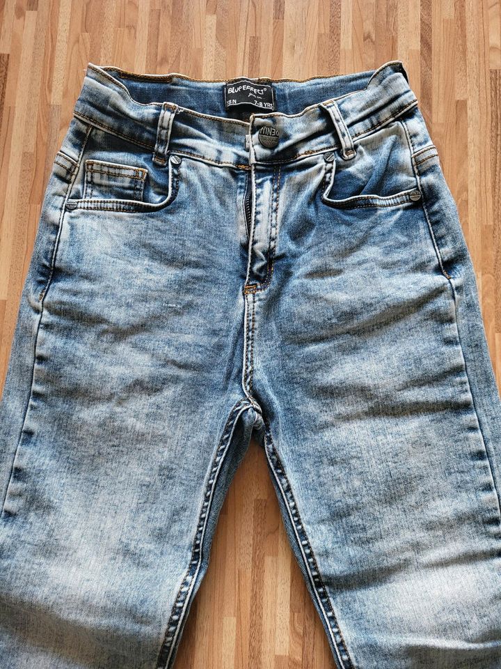TOP*** Blue Effect Jeans (lose fit) Gr. 138 - wie neu - in Lunzenau