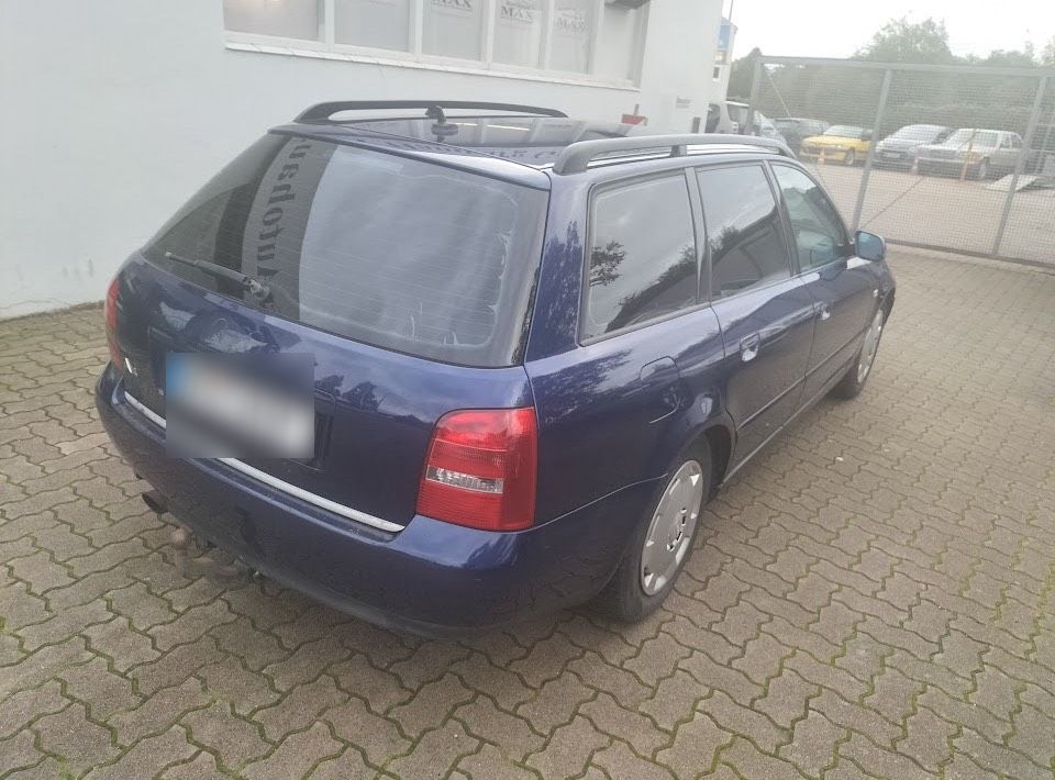 Audi A4 Abant Facelift Bj 2000 1,6l in Hamburg