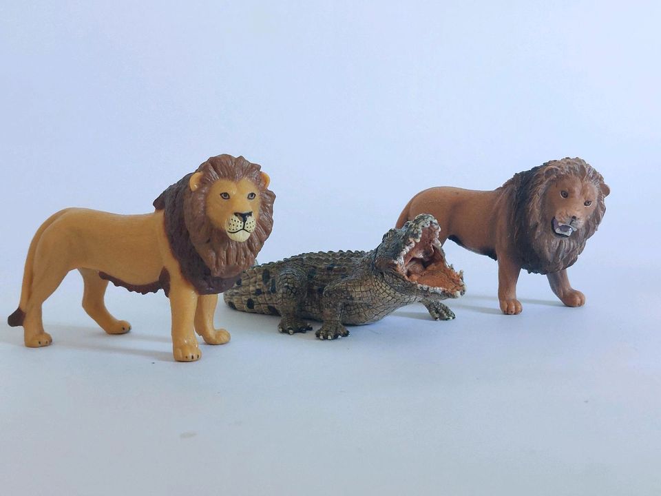 Schleich Sammlung | 128 Tiere in Bergen