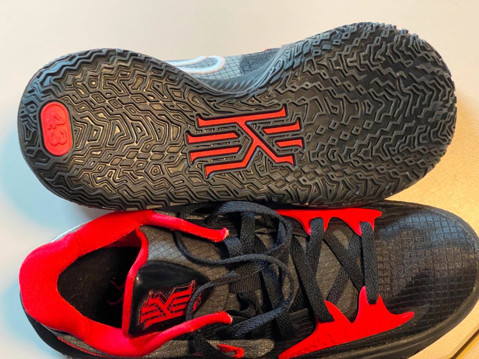 Kyrie hotsell 4 ebay