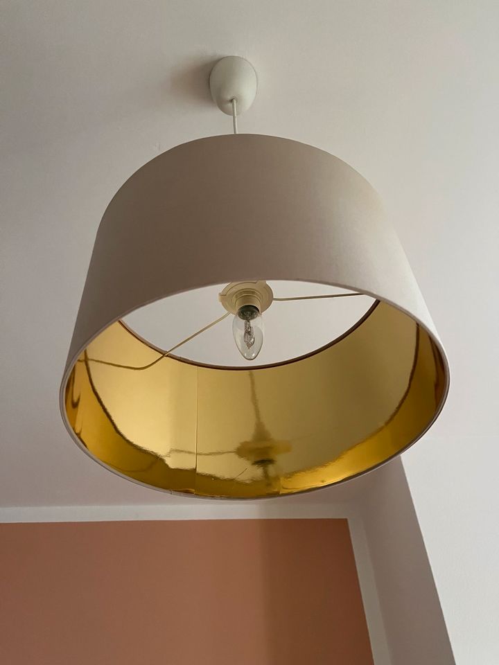 Schöne Deckenlampe beige gold in Hamburg