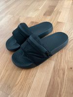 Superdry Slides Badeschuhe Pantoletten Gr. 38 schwarz Bayern - Memmingen Vorschau