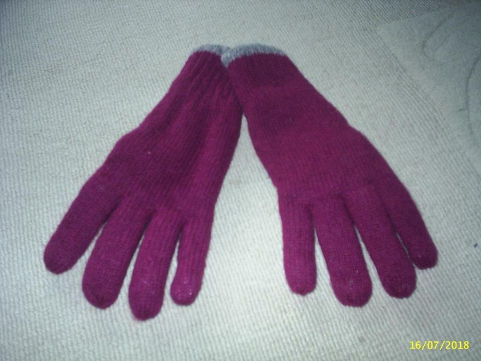 Handschuhe (Neu) in Uettingen
