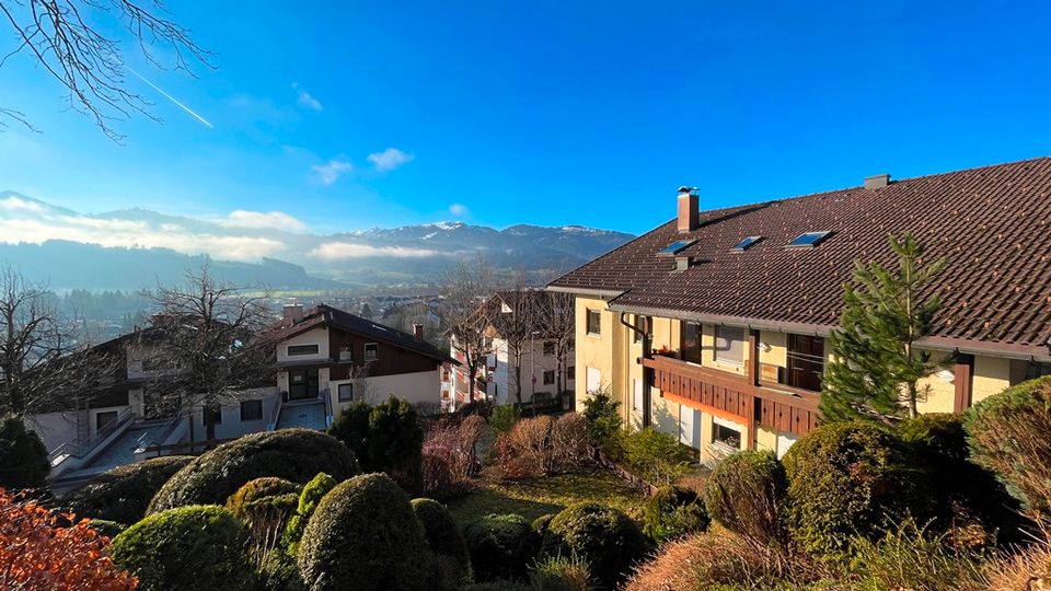 Alpenländischer Stil am Bergeshang in Sonthofen