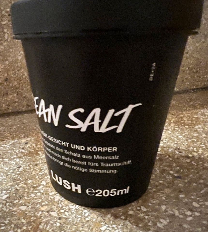 Lush Ocean Salt Peeling für Gesicht und Körper 205 ml in Esthal