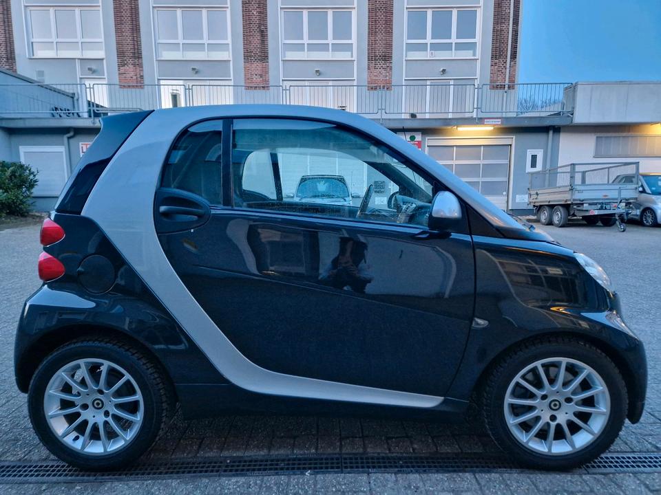 smart forTwo AUTOMATIK,KLIMA,PANORAMA,GARANTEI INSP+TÜV NEU in Essen