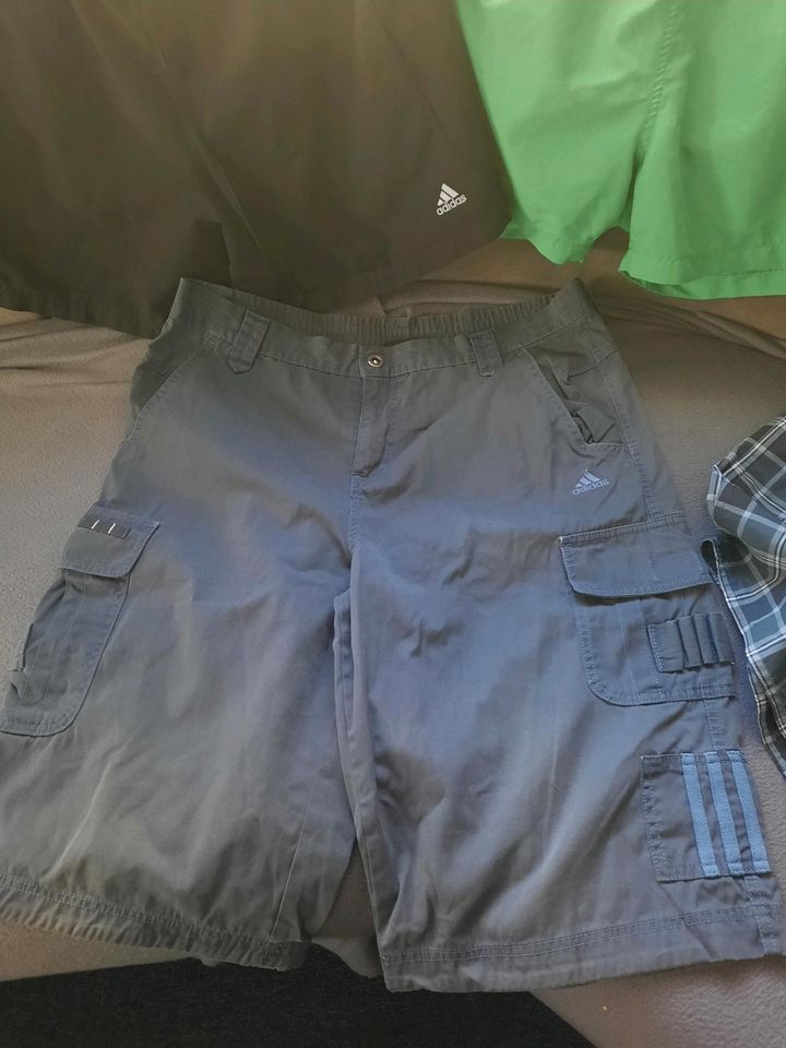 Adidas nike shorts g.l je 10€ in Simmern