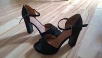 Schuhe Sandalen mit Absatz Hessen - Korbach Vorschau