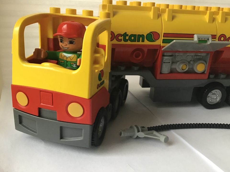 Lego Duplo 5605 Octan Tanker Truck Set mit Sound in Neu Wulmstorf