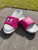 Under Armour Badelatschen pink/ grau gr 39 Top Zustand Berlin - Neukölln Vorschau