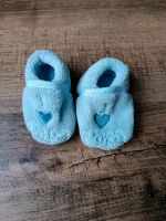 1,80 € Baby newborn Schühchen Schuhe Antirutsch Noppen 13-15 Thüringen - Erfurt Vorschau