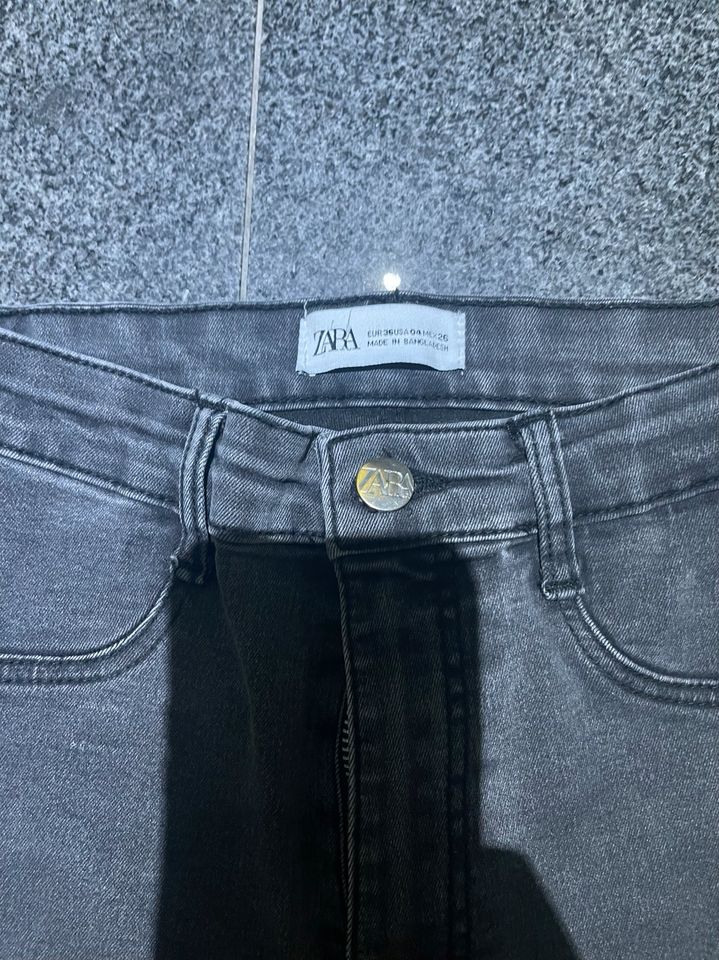 Schöne Damen Stretch Jeans Hose von Zara Gr.36 in Wuppertal