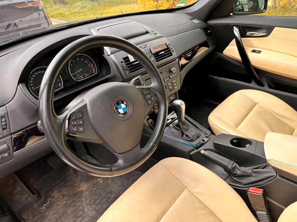 BMW X3 3.0si in Krailling