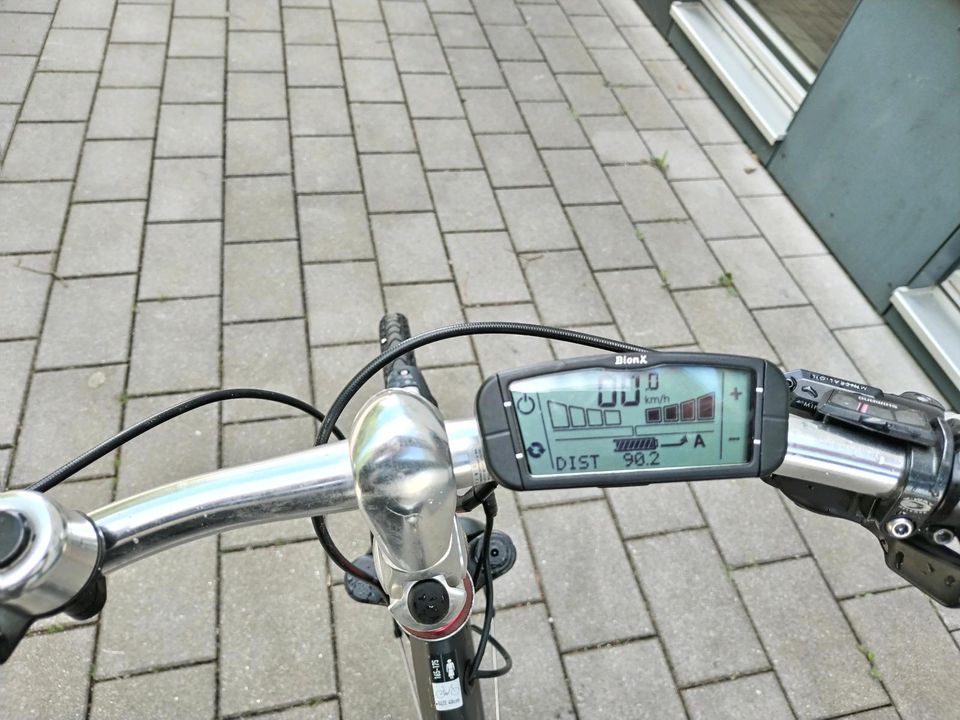 E bike Bionix mit Abs Motor und laden Funktion bei Bremsen in Aldingen