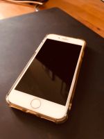 iPhone 8, 64GB, Hülle , guter gebrauchter Zustand Friedrichshain-Kreuzberg - Friedrichshain Vorschau