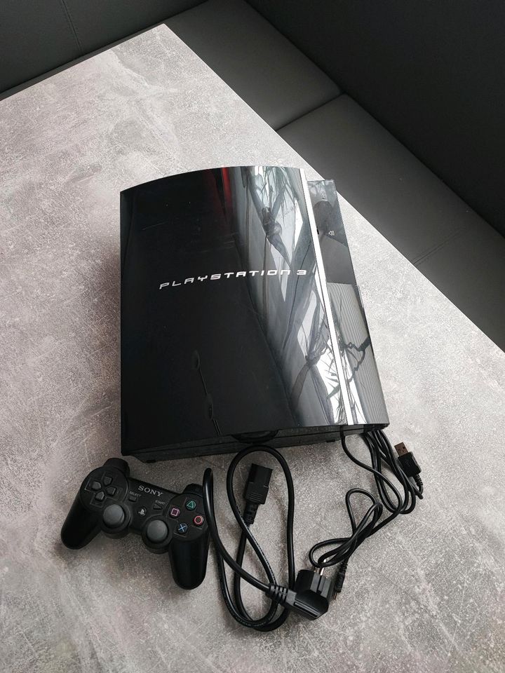 Playstation 3 mit Controller in Schönefeld