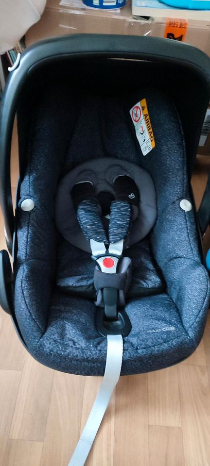 Kindersitz Kombi Maxi Cosi mit ISO Fix Set 0 - 4 Jahre in Dresden