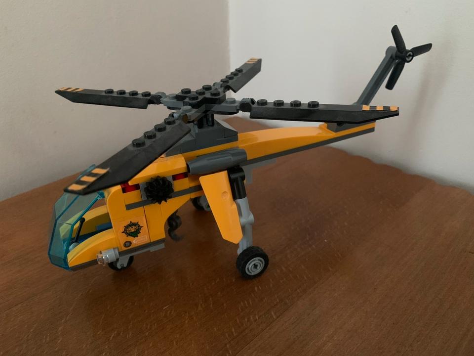 Lego City Set 60158 Dschungel-Frachthubschrauber vollständig in Werneck