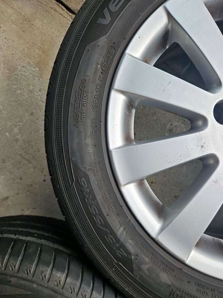 VW Passat B7 Alufelgen 4 x 215/55 R16 Sommerreifen. in Buttenwiesen