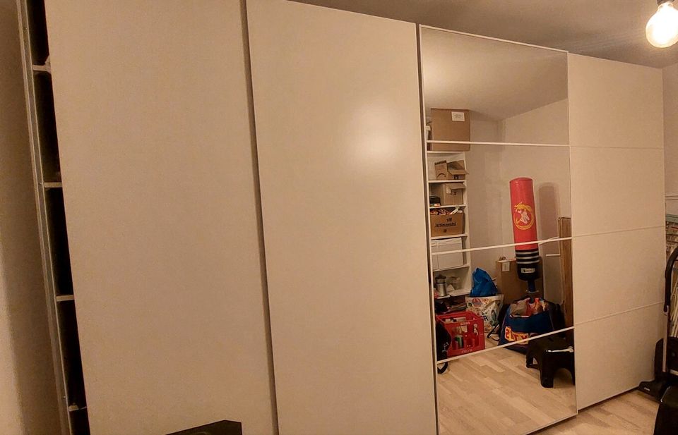 Schöner IKEA Pax Kleiderschrank in Kaarst