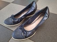 Schuhe Pumps mit Keilabsatz von Tamaris Gr. 41 blau Glitzer Baden-Württemberg - Kupferzell Vorschau