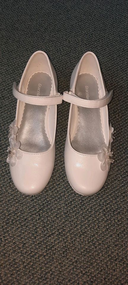 Weiße Schuhe für Mädchen Große 35 in Stapel (bei Husum)