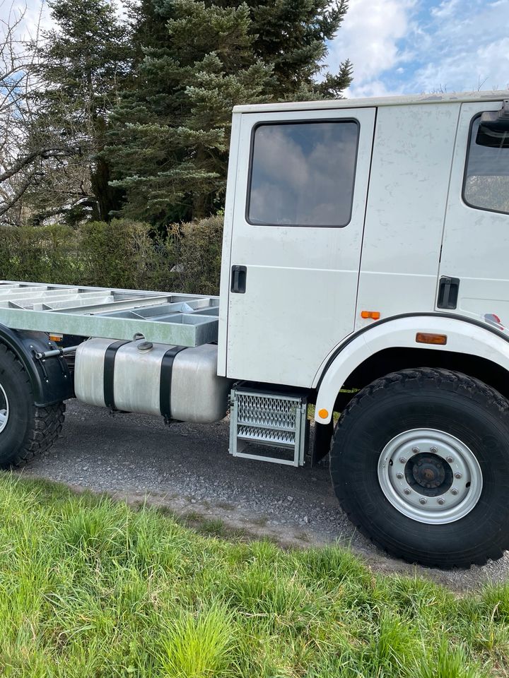 Ehemaliges Feuerwehrauto zum Umbau als Reisemobil in Bietigheim-Bissingen