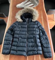 Tommy Hilfiger Winterjacke Gr. M 100% Original ‼️ Sachsen - Wilsdruff Vorschau