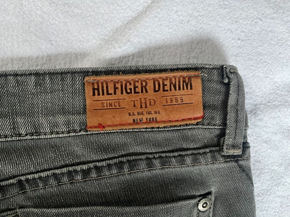 Tommy Hilfiger W27 L 30 Jeans in Ratzeburg
