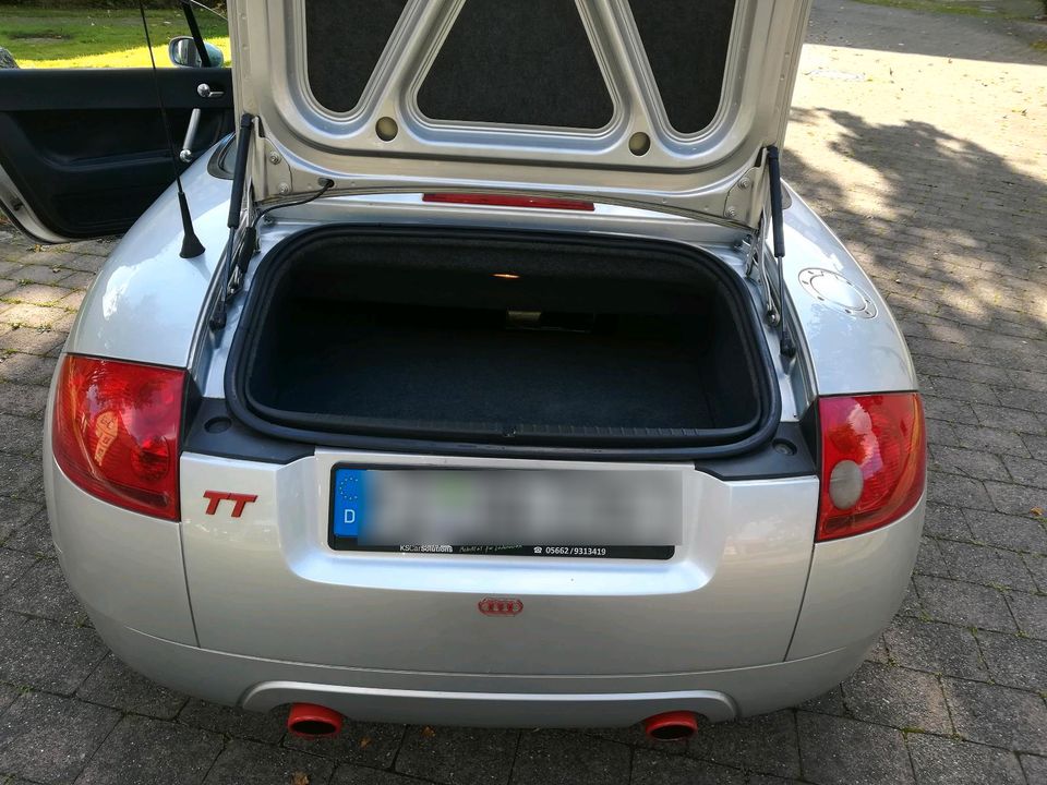 Sehr schöner 224PS Audi TT Quattro Roadster mit Hardtop in Borgentreich