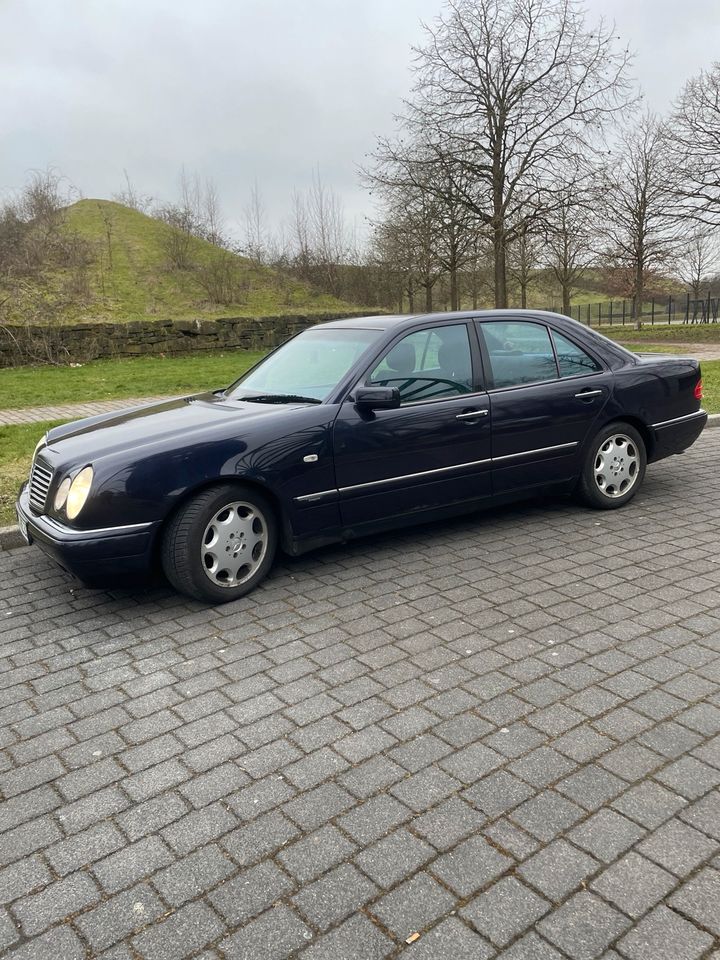 Mercedes E Klasse 230E,Bj.1997,M111 Motor,4Zyl.(unkaputtbar) in Castrop-Rauxel