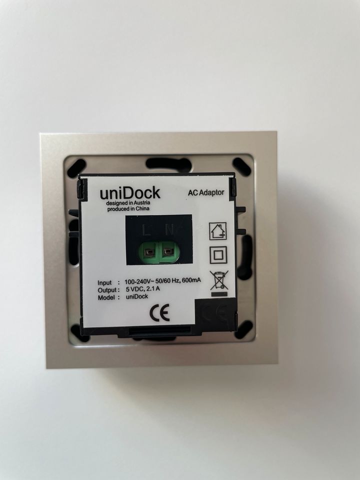 iRoom ELTAKO UNIdock Wandhalterung Ladestation Smartphone iPhone in Sennfeld