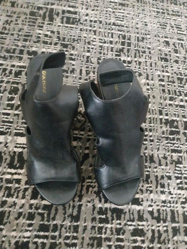 Damen Schuhe paar 10 Euro in Düsseldorf