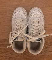 Schuhe Sportschuhe Sneaker Damen Nike weiß 4,5 38 weiß Bayern - Bad Füssing Vorschau