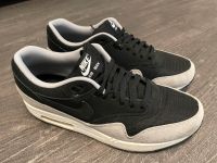 Nike Air Max sehr guter Zustand 45 inkl. Karton Hessen - Stadtallendorf Vorschau