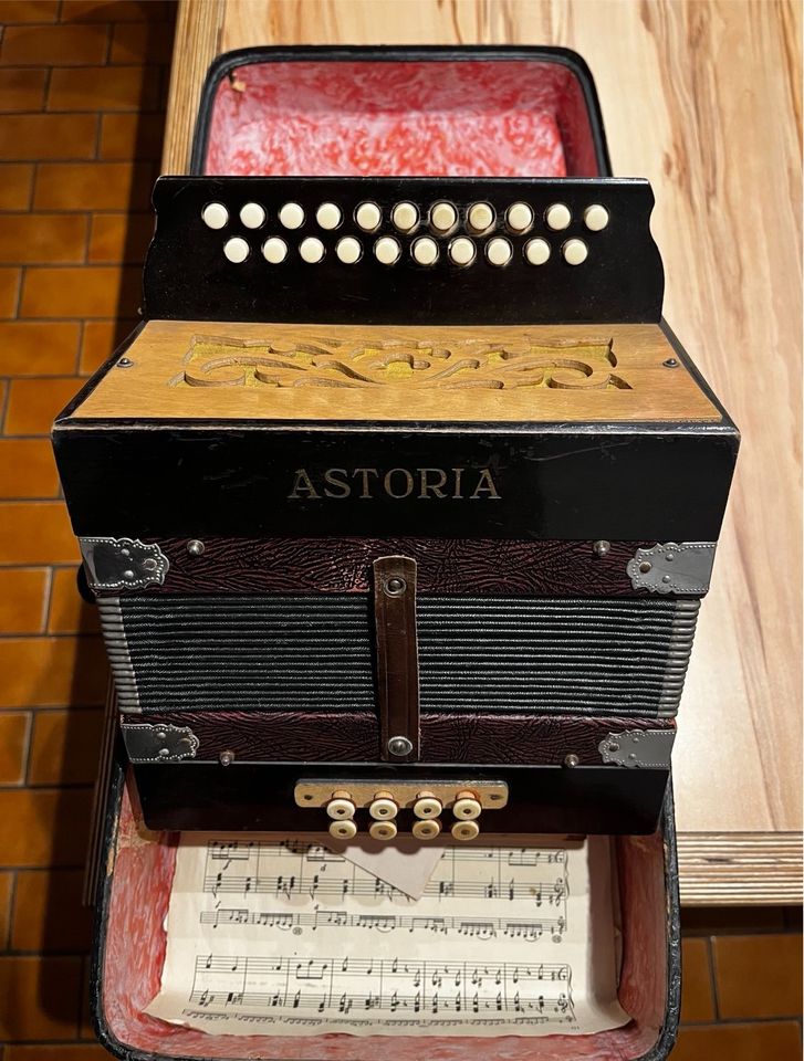 ASTORIA Bandonika Wiener Harmonika 1920 VINTAGE in Groß-Umstadt