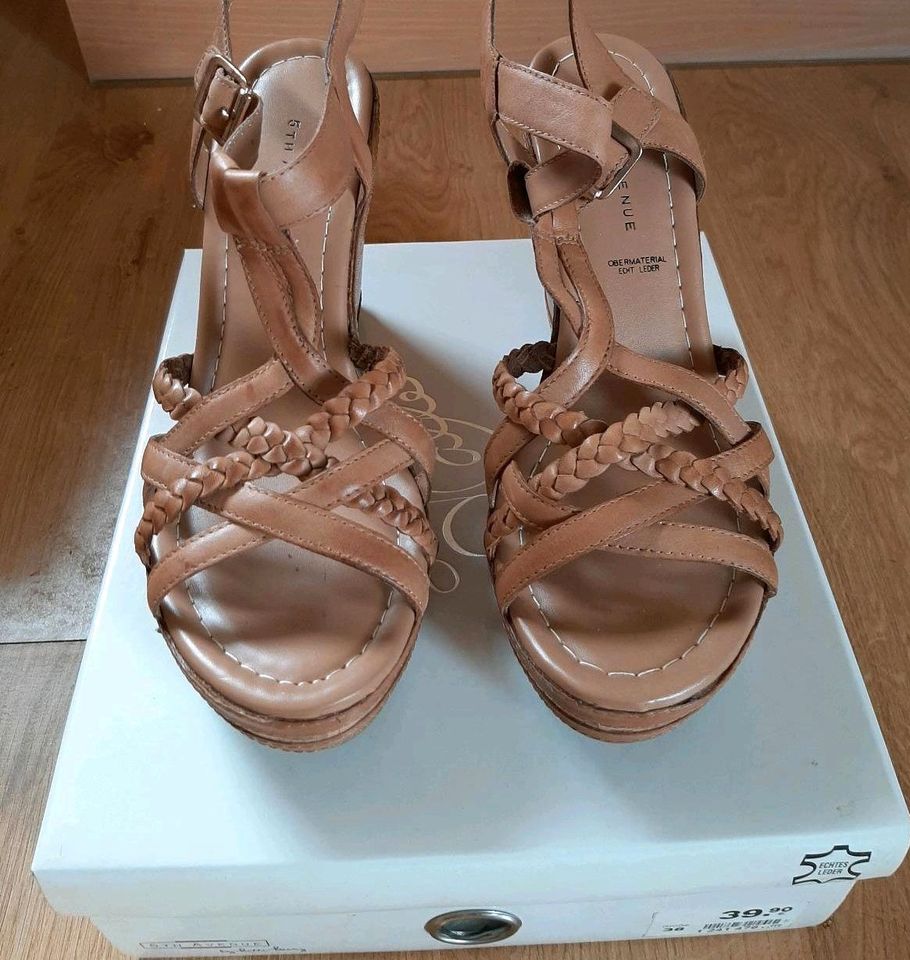 Sandalen Gr 39 neu Echt Leder in Hagen