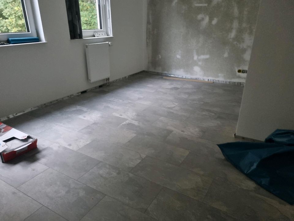 Laminat verlegen Vinyl verlegen Bodenleger Bodenlegen in Duisburg