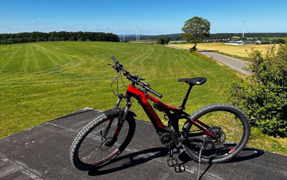 Cube Stereo Hybrid 120 Pro E-Bike 500 Wh/ Rahmen M in Bad Arolsen