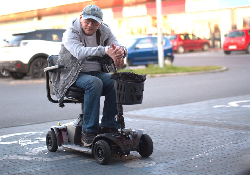 Excel Xena Reisemobil Elektromobil Seniorenmobil Elektroscooter in Malschwitz