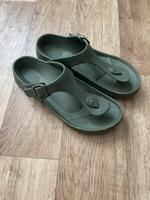 Aldi Leichte Sandalen Schuhe Sommer 37 Khaki oliv grün Zehentrenn Nordrhein-Westfalen - Niederkassel Vorschau