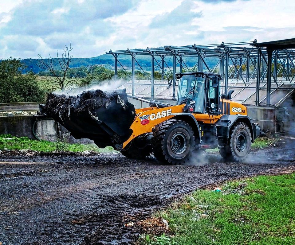 Baumaschinen Brecher Container Erdbau Bau Recyling Vermietung in Dermbach