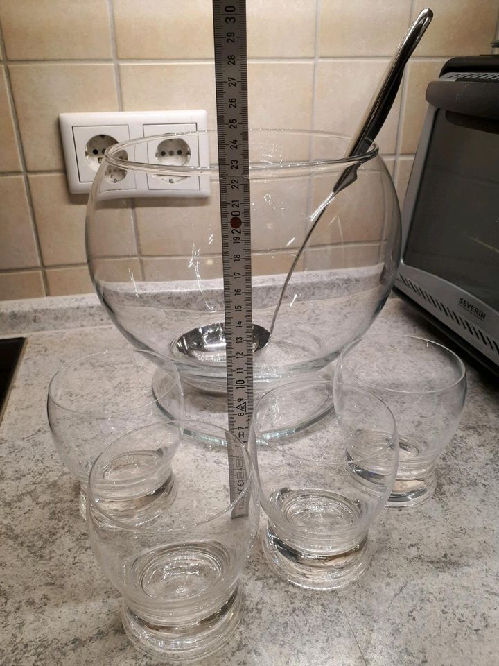 Bowlegefäß mit 4 Gläsern in Wetschen